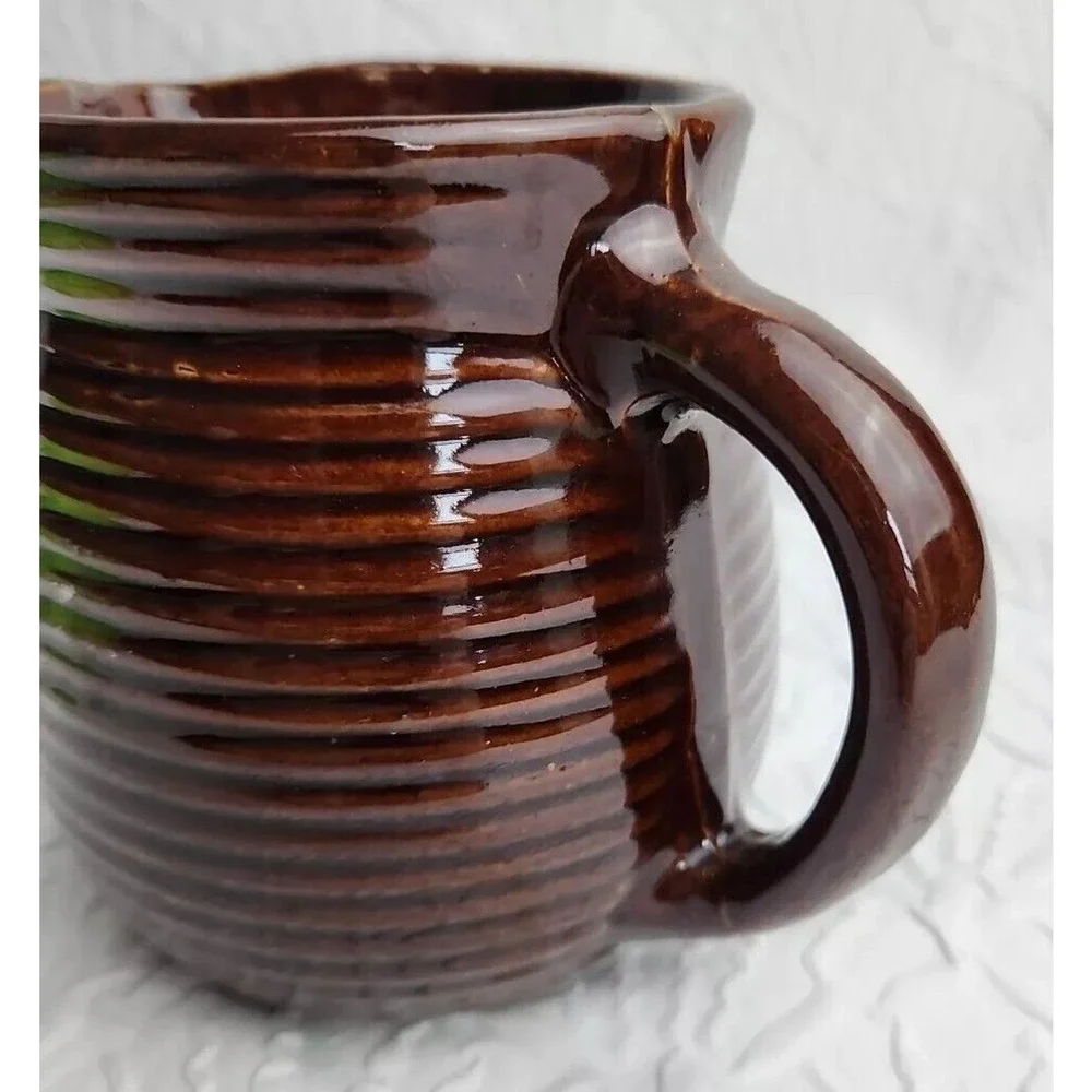 VINTAGE WESTERN STONEWARE‎ MAPLE LEAF Beehive Design MILK PITCHER